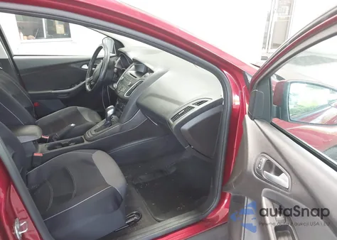 2016 Ford Focus Se z USA, uszkodzony, nr VIN 1FADP3F28GL356265